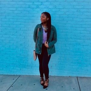 Meet your Posher, Kayla